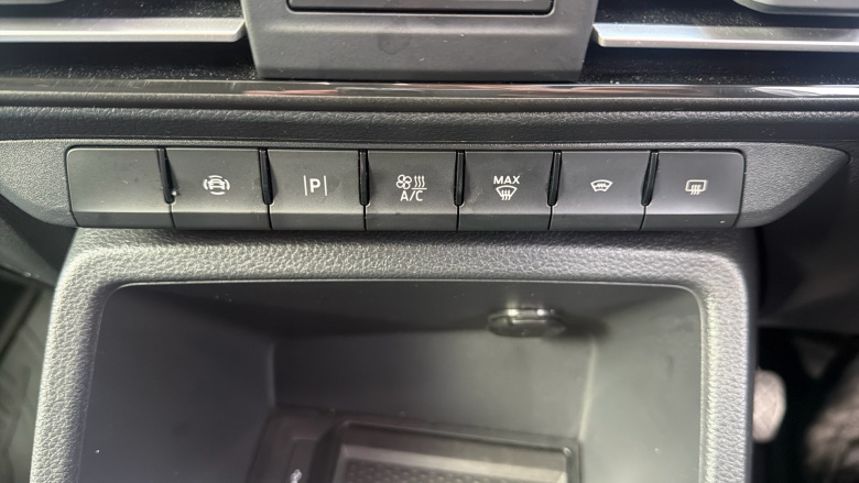 Ford Transit Connect 220 L1 Diesel 2.0 EcoBlue 102ps Limited Van